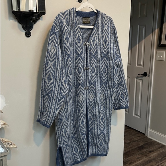 Tenth Mountain Icelandic Wool Sweater L - Picture 9 of 9